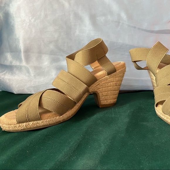 Aerosoles Army Green Espadrilles - Size 8 - Picture 5 of 8